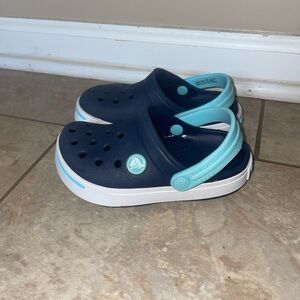Crocs Crocband II Boys 8-9 clog Navy/Ice Blue